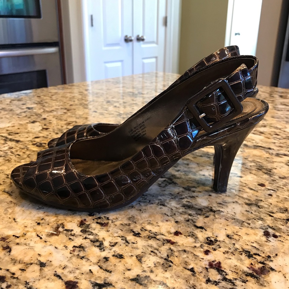 Kenneth Cole heels